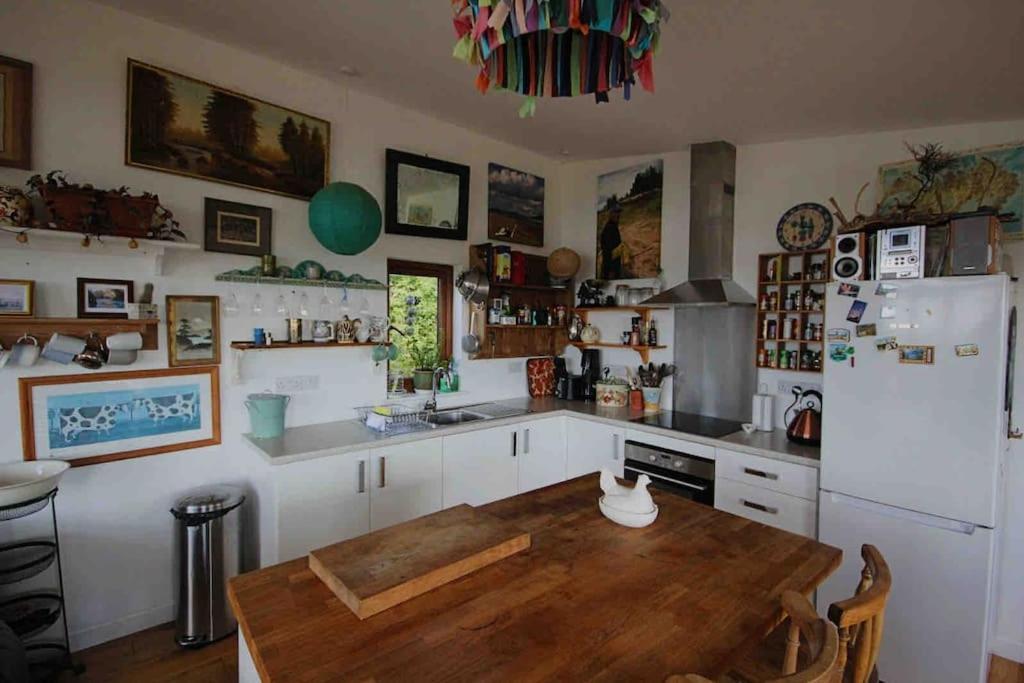 Spacious Cabin On Isolated Farm With Sea View Bude Esterno foto