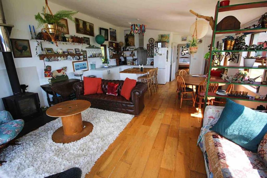 Spacious Cabin On Isolated Farm With Sea View Bude Esterno foto