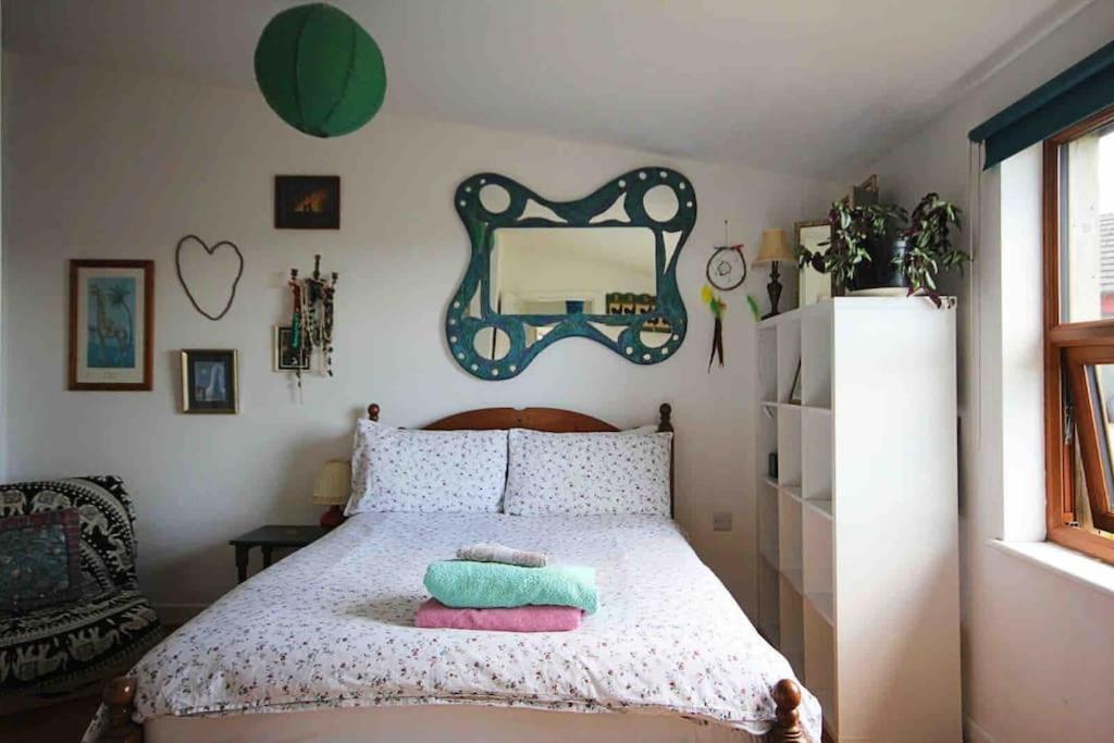Spacious Cabin On Isolated Farm With Sea View Bude Esterno foto