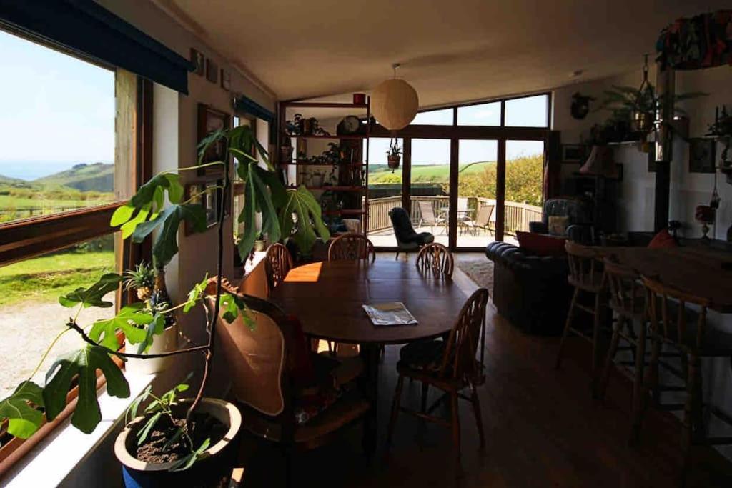Spacious Cabin On Isolated Farm With Sea View Bude Esterno foto